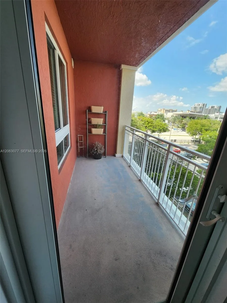 7355 SW 89th St # 425N, Miami, FL 33156