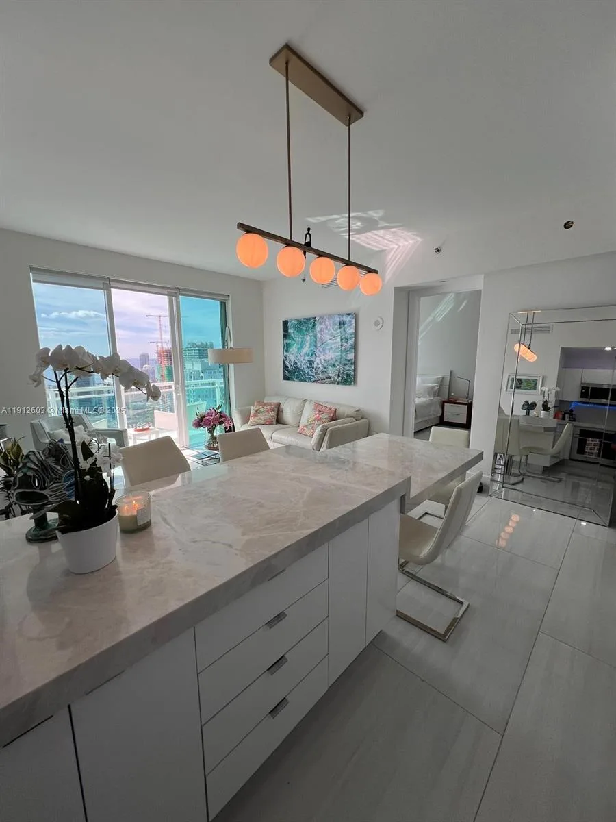 950 Brickell Bay Dr # 5307, Miami, FL 33131