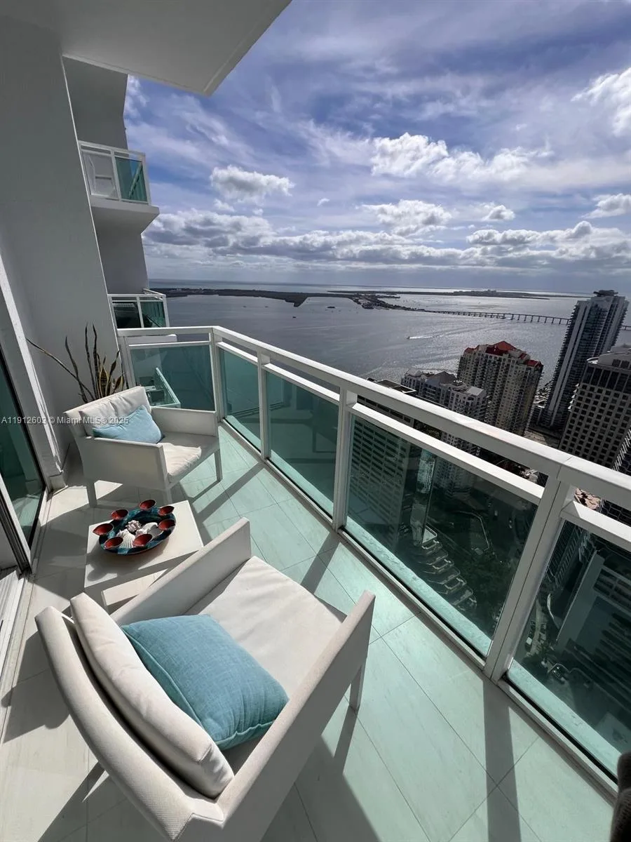 950 Brickell Bay Dr # 5307, Miami, FL 33131 photo 2