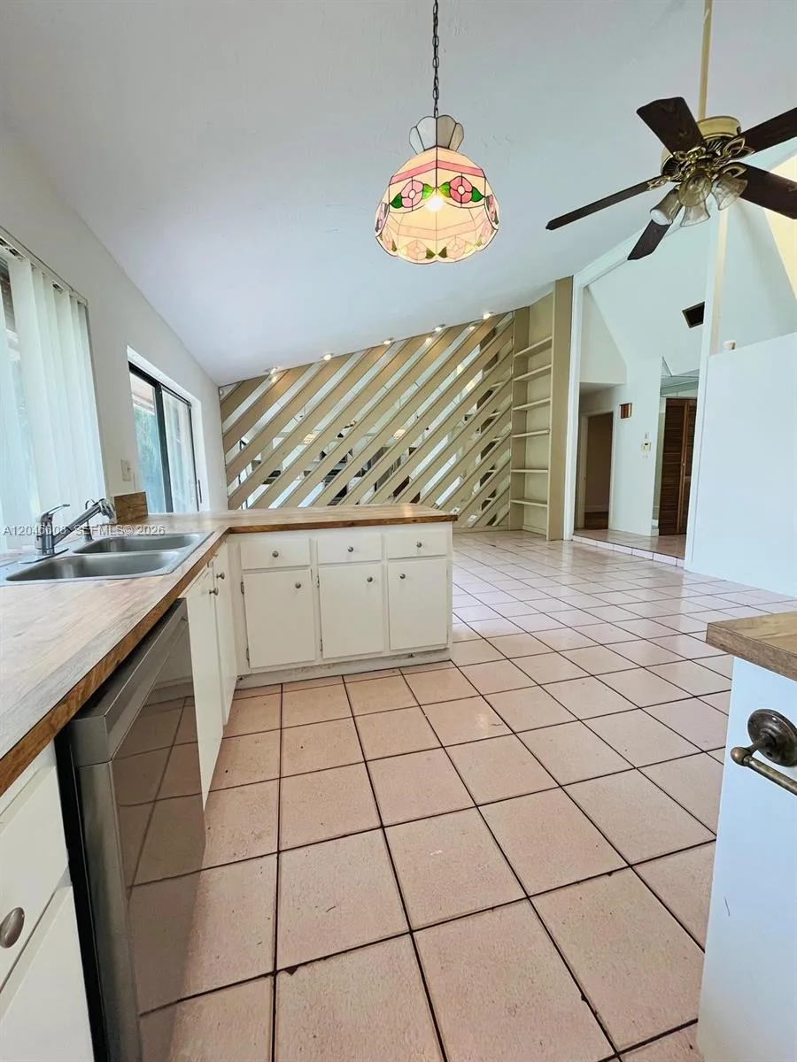 925 NE 207th Ter # 0, Miami, FL 33179 photo 8
