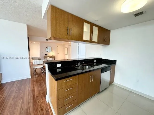 601 NE 23rd St # 1106, Miami, FL 33137 photo 5