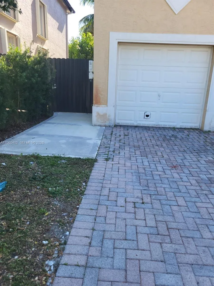 15862 SW 140th St # 0, Miami, FL 33196 photo 7