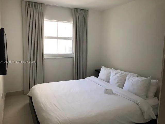 185 SE 14th Ter # 2211, Miami, FL 33131 photo 4