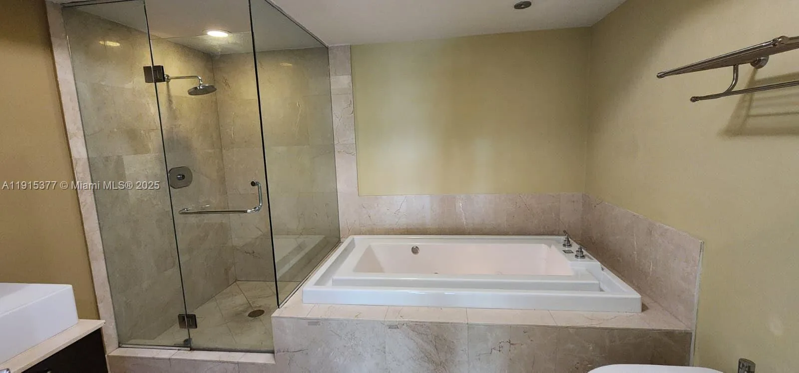 218 SE 14th St # 1904, Miami, FL 33131 photo 10