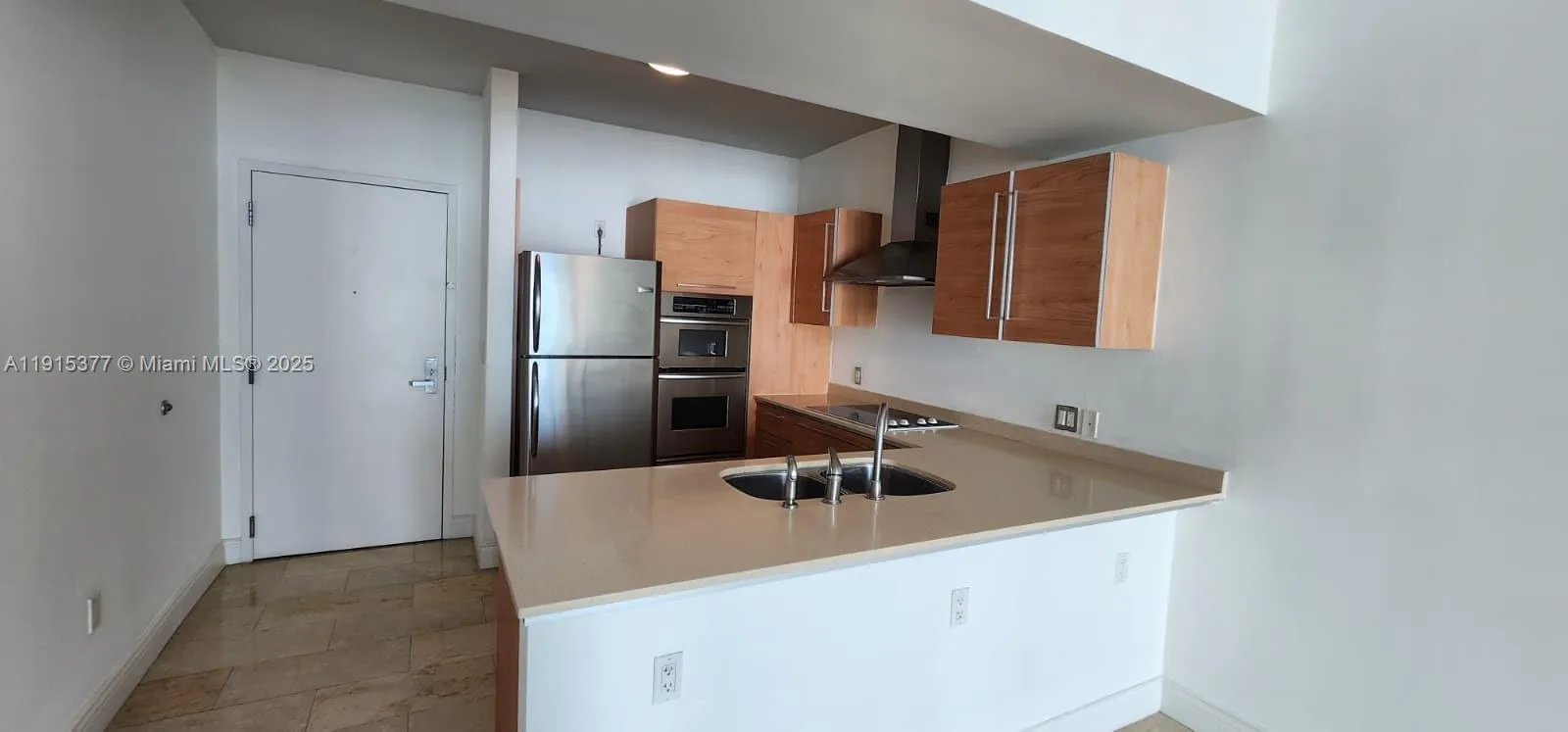 218 SE 14th St # 1904, Miami, FL 33131 photo 3