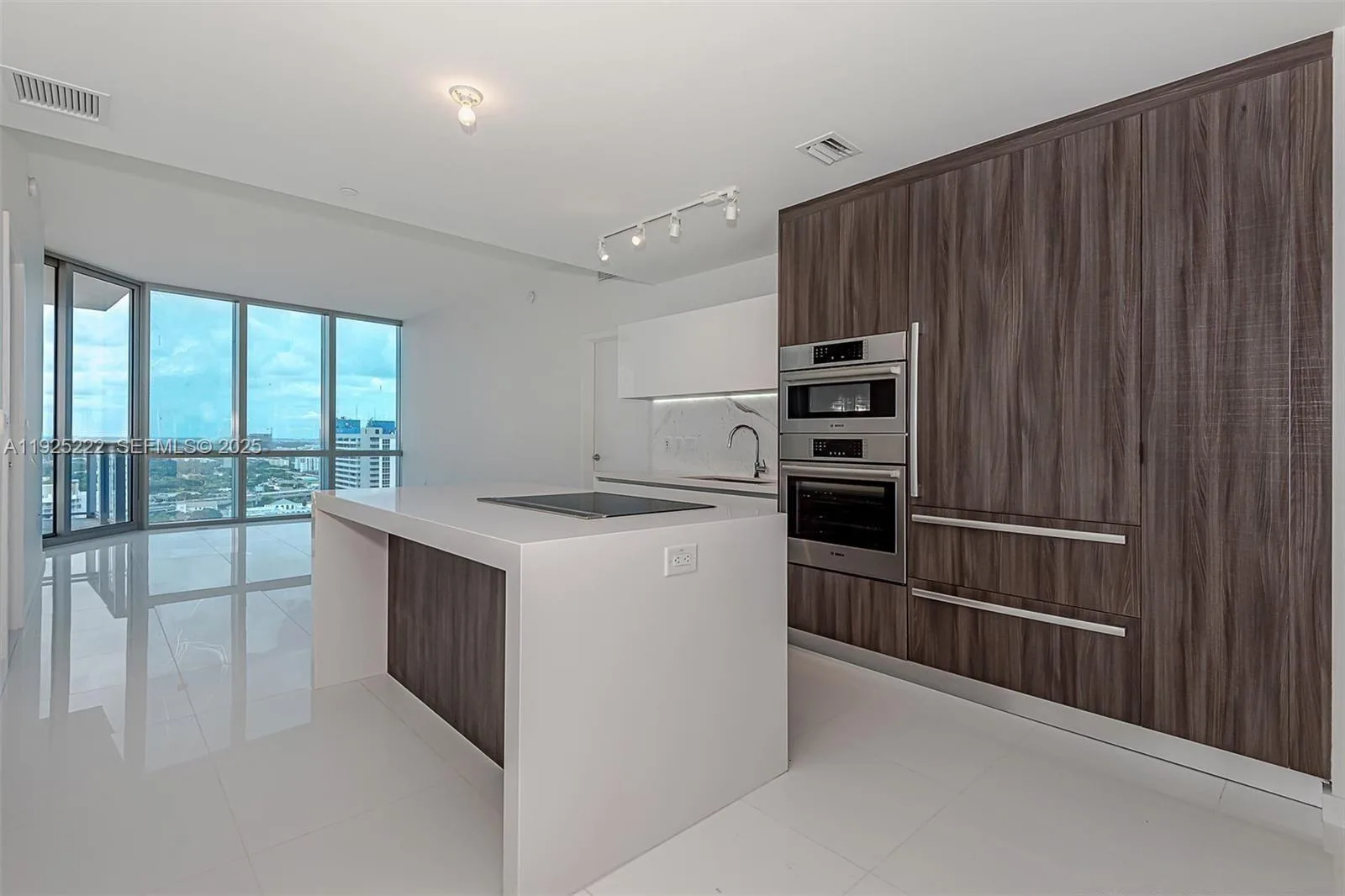 Paramount Miami Worldcenter Unit 1608 at 851 NE 1st Ave # 1608, Miami FL 33132 — photo 1