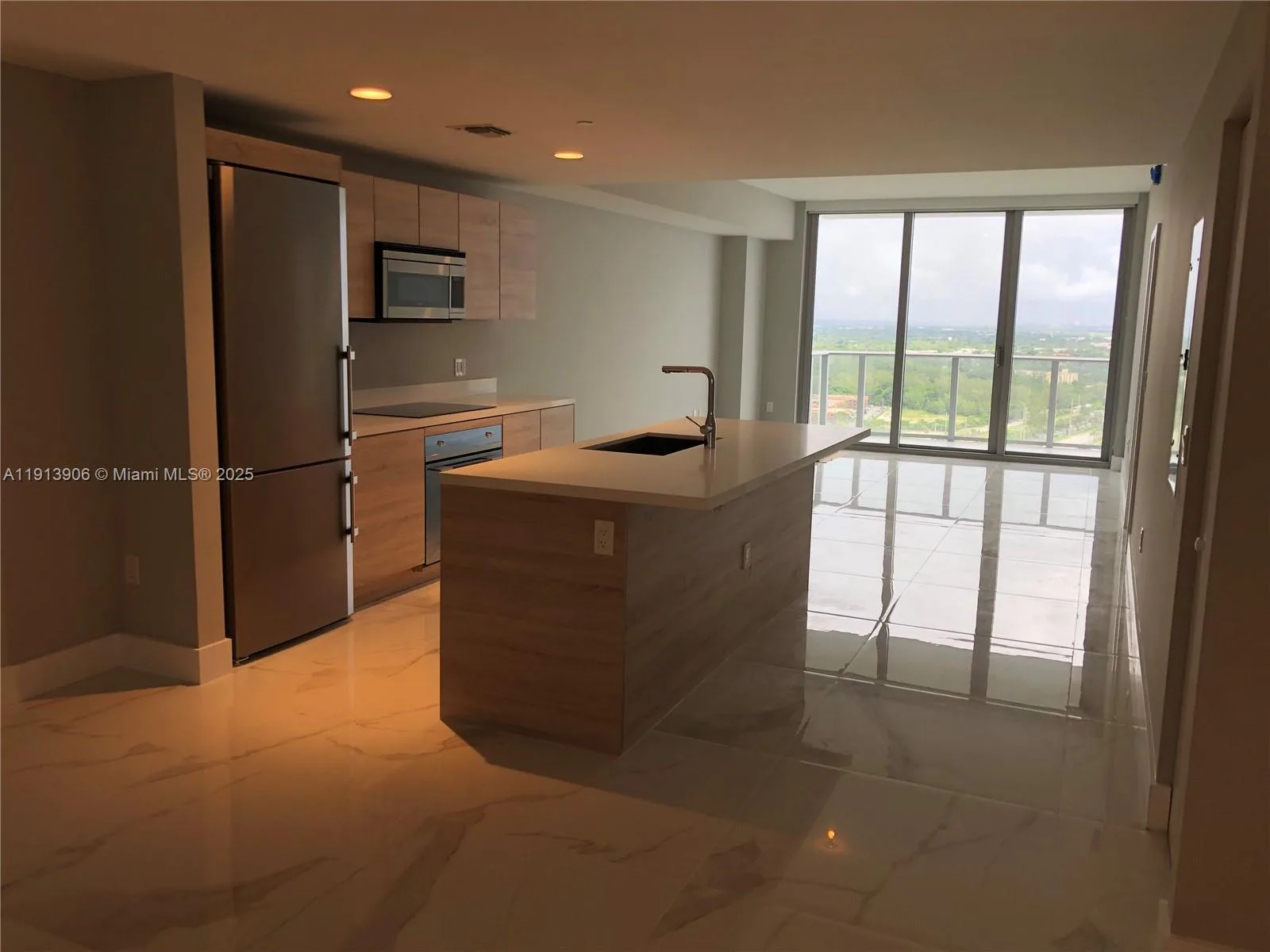16385 Biscayne Blvd # 3003, North Miami Beach, FL 33160 photo 2
