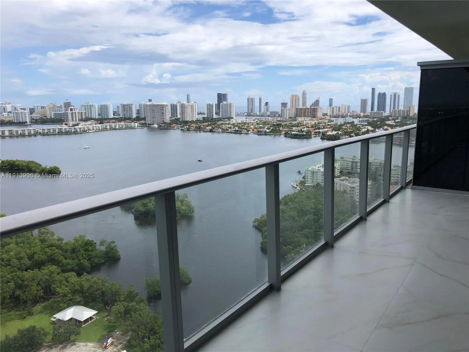 16385 Biscayne Blvd # 3003, North Miami Beach, FL 33160 photo 6