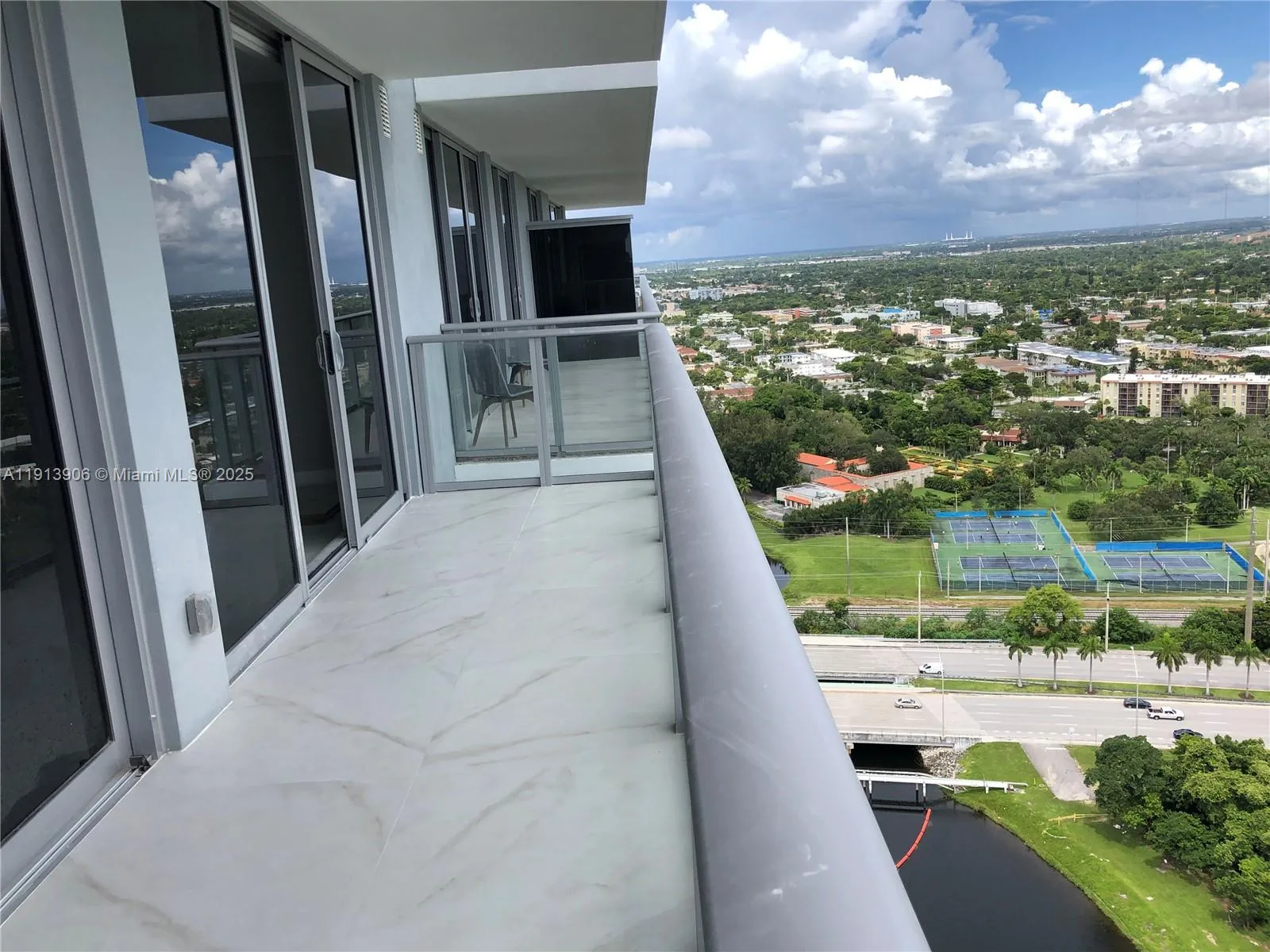 16385 Biscayne Blvd # 3003, North Miami Beach, FL 33160 photo 7