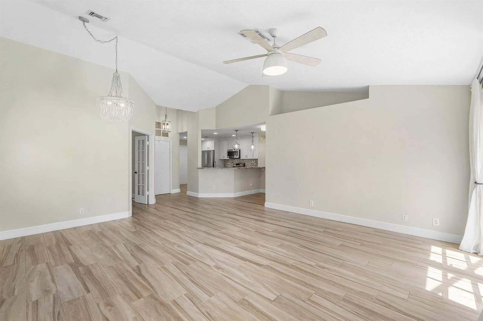 1215 E LANCEWOOD Place, Delray Beach, FL 33445 photo 10