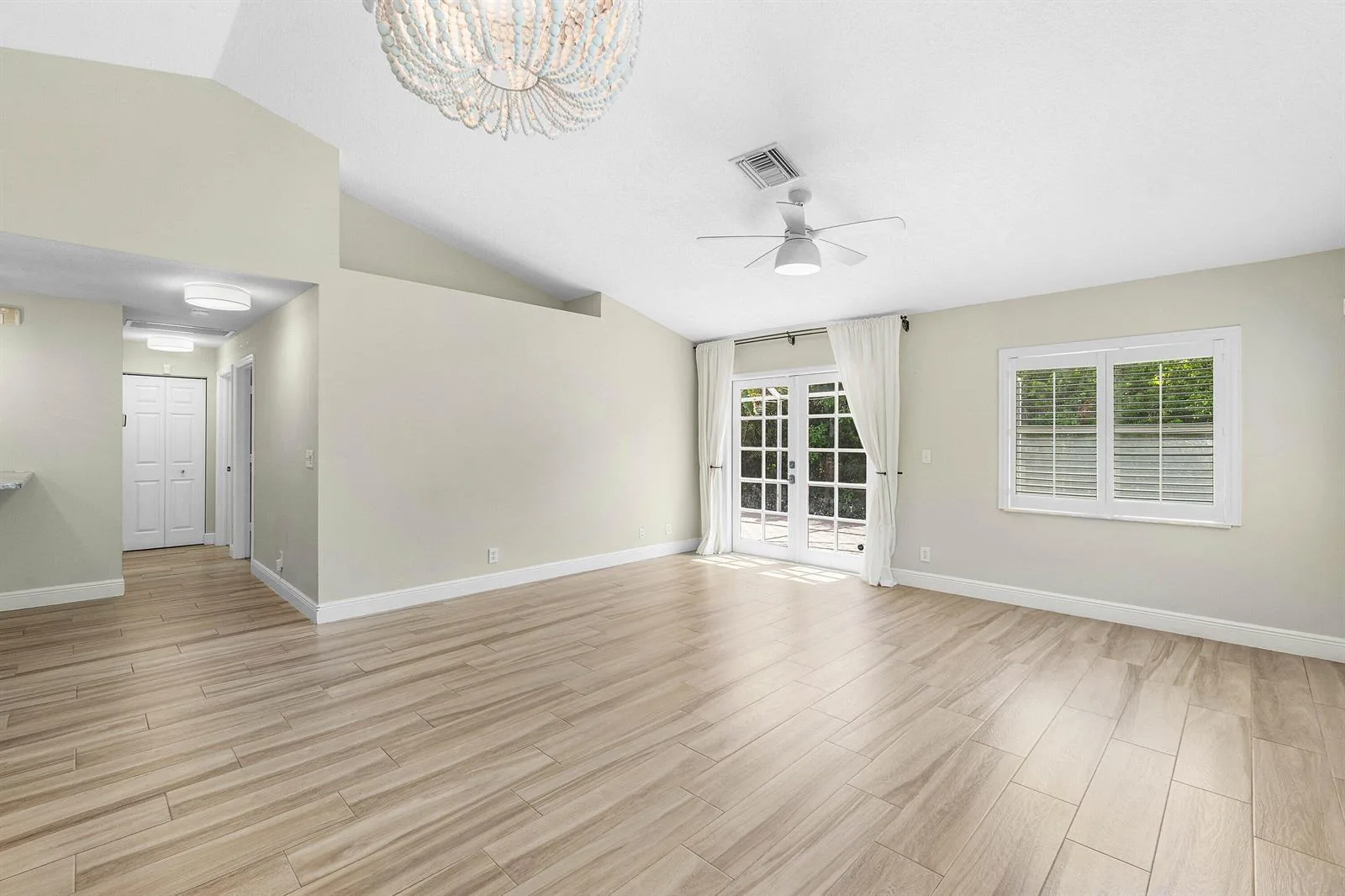 1215 E LANCEWOOD Place, Delray Beach, FL 33445 photo 11