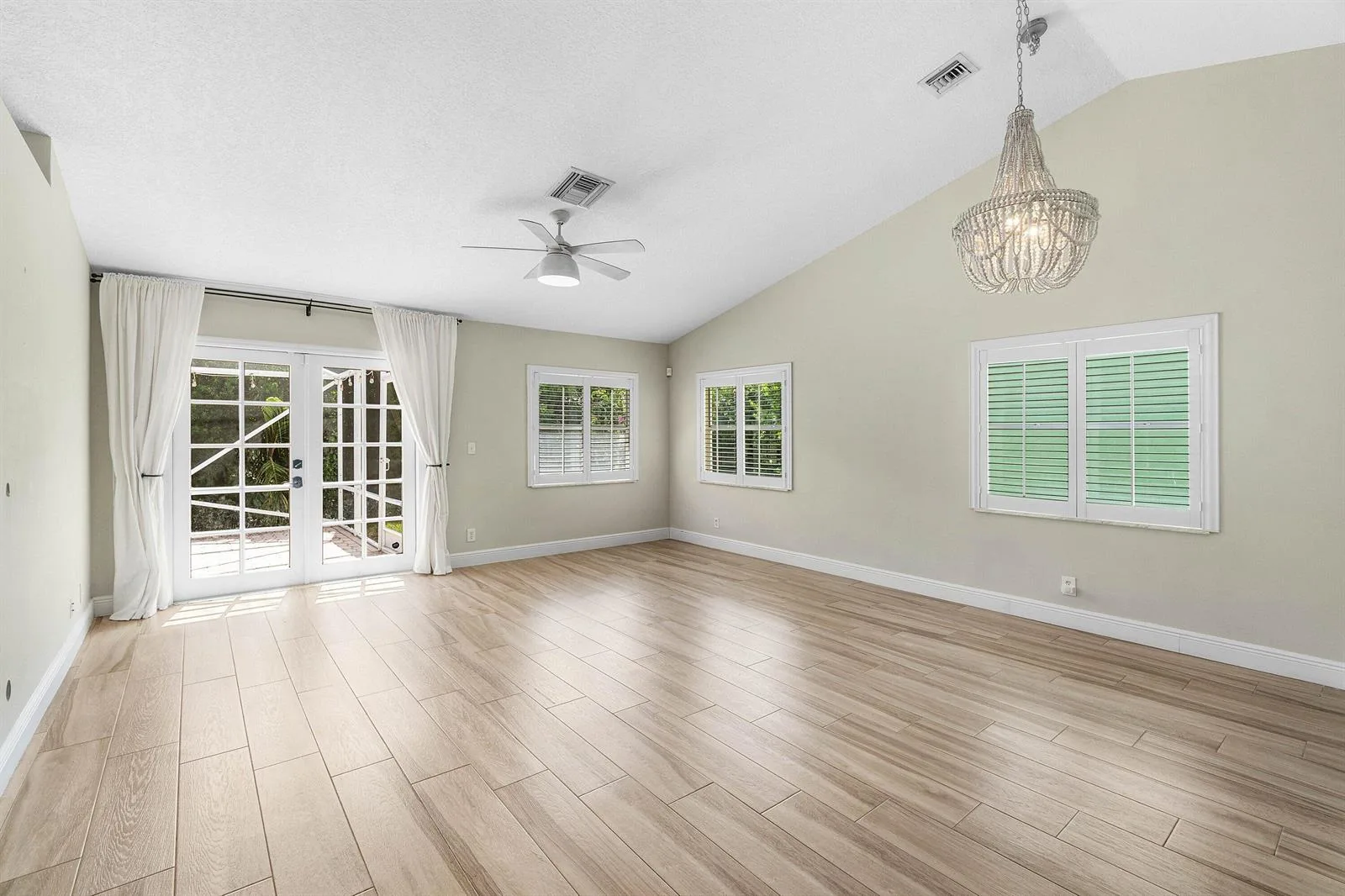 1215 E LANCEWOOD Place, Delray Beach, FL 33445 photo 12
