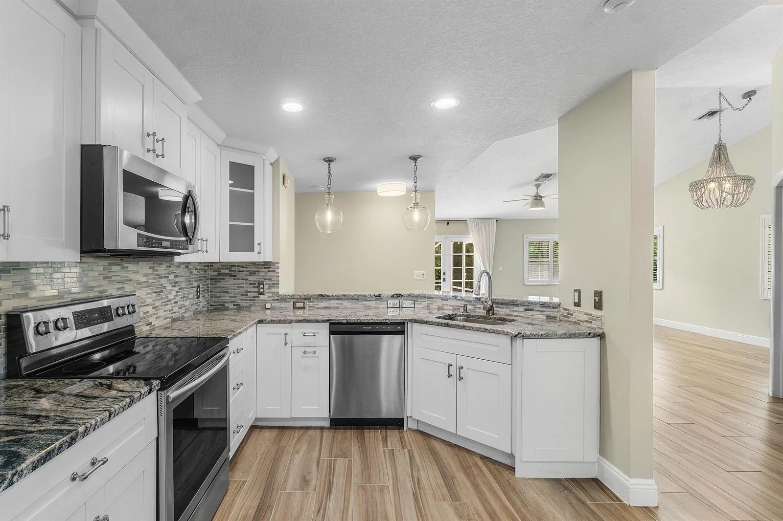 1215 E LANCEWOOD Place, Delray Beach, FL 33445 photo 4