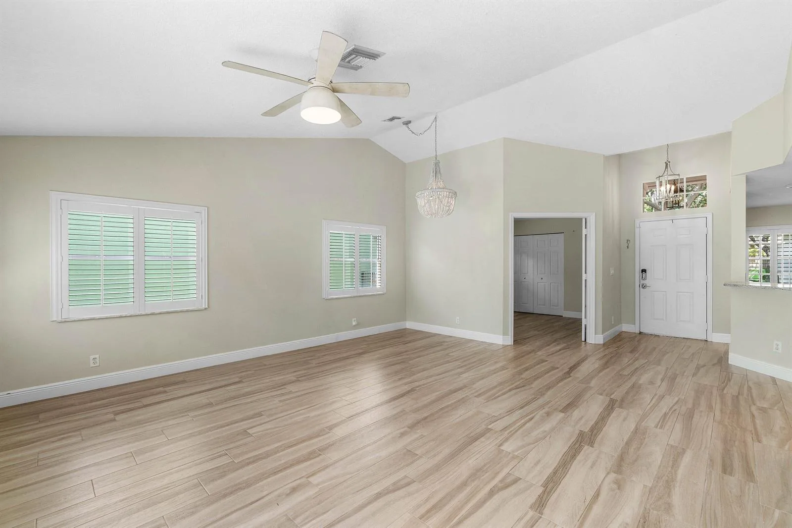 1215 E LANCEWOOD Place, Delray Beach, FL 33445 photo 9