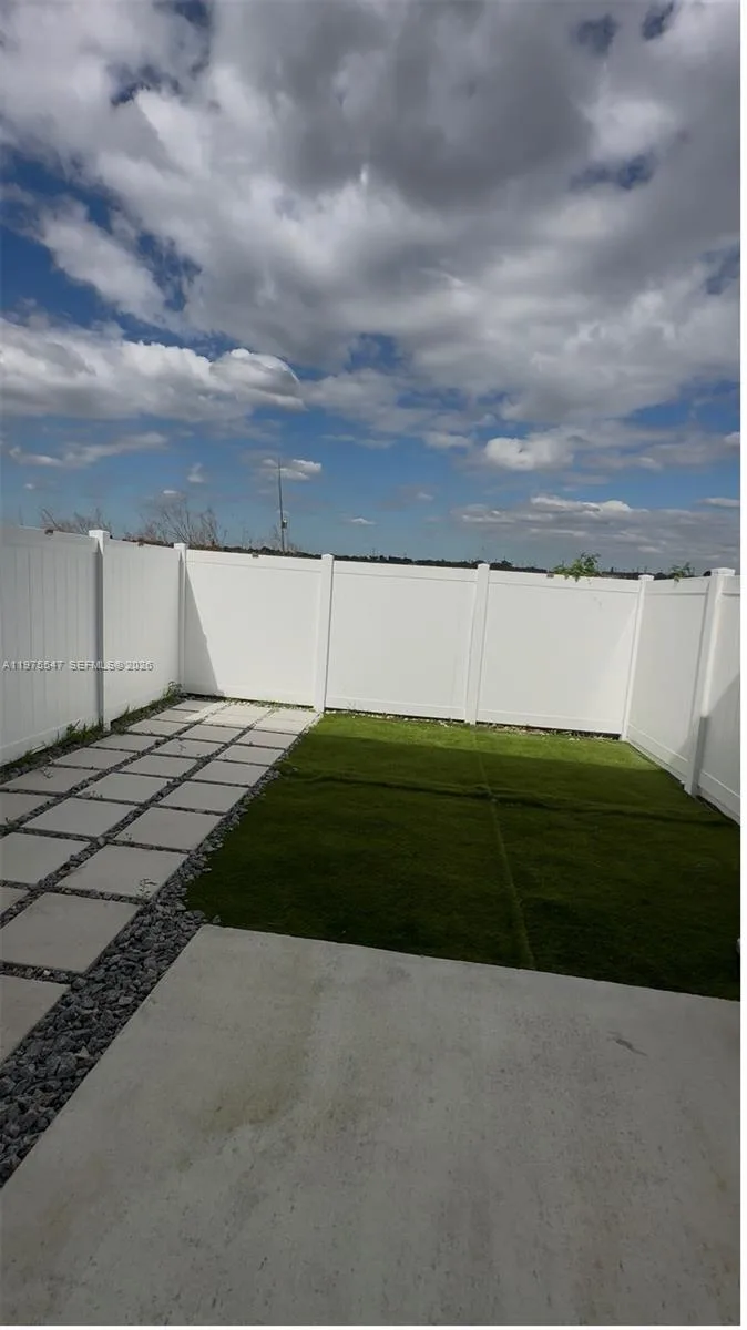 1070 NW 6th Ter, Florida City, FL 33034 photo 12