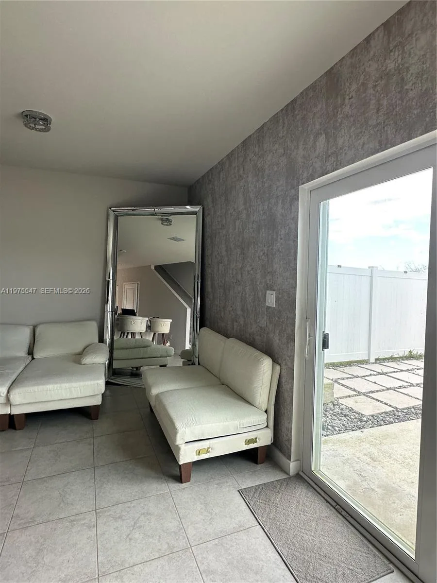 1070 NW 6th Ter, Florida City, FL 33034 photo 8