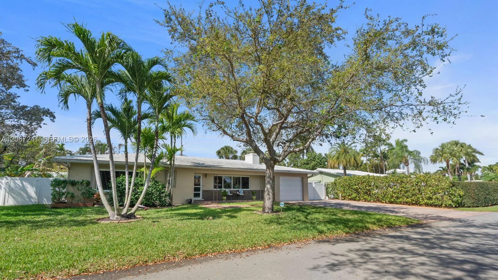 2549 NE 27th Ave, Fort Lauderdale, FL 33305 photo 2