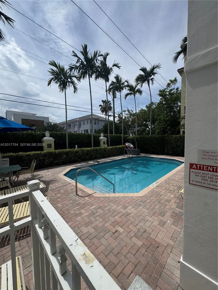 2660 NE 8th Ave # 215, Wilton Manors, FL 33334 photo 3