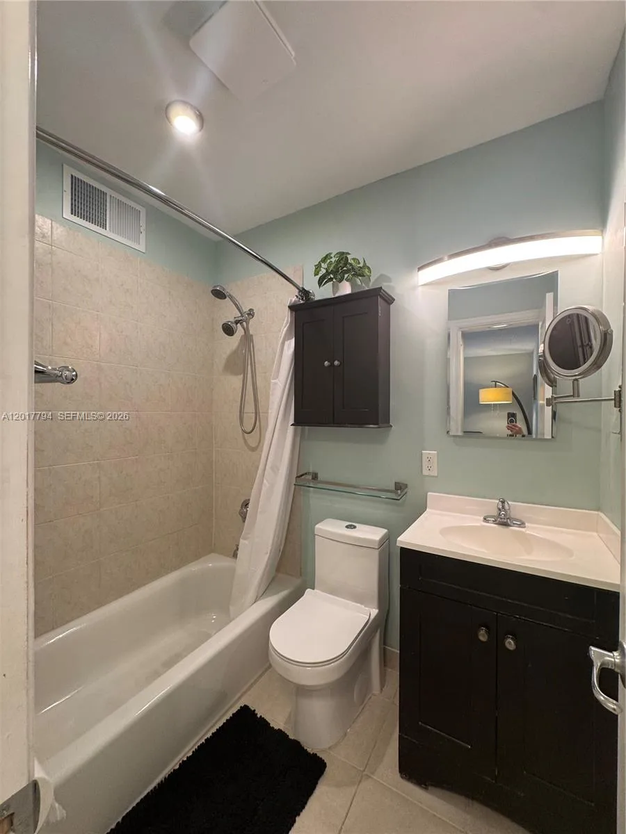 2660 NE 8th Ave # 215, Wilton Manors, FL 33334 photo 7