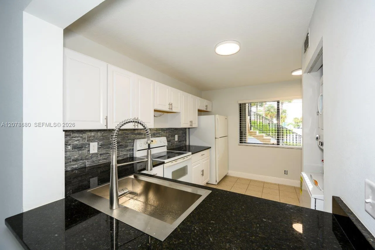 100 SE 7th St # 1, Deerfield Beach, FL 33441 — zdjęcie 4