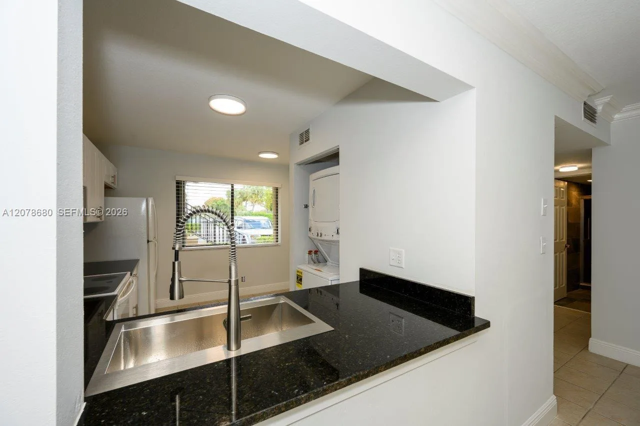 100 SE 7th St # 1, Deerfield Beach, FL 33441 — zdjęcie 5