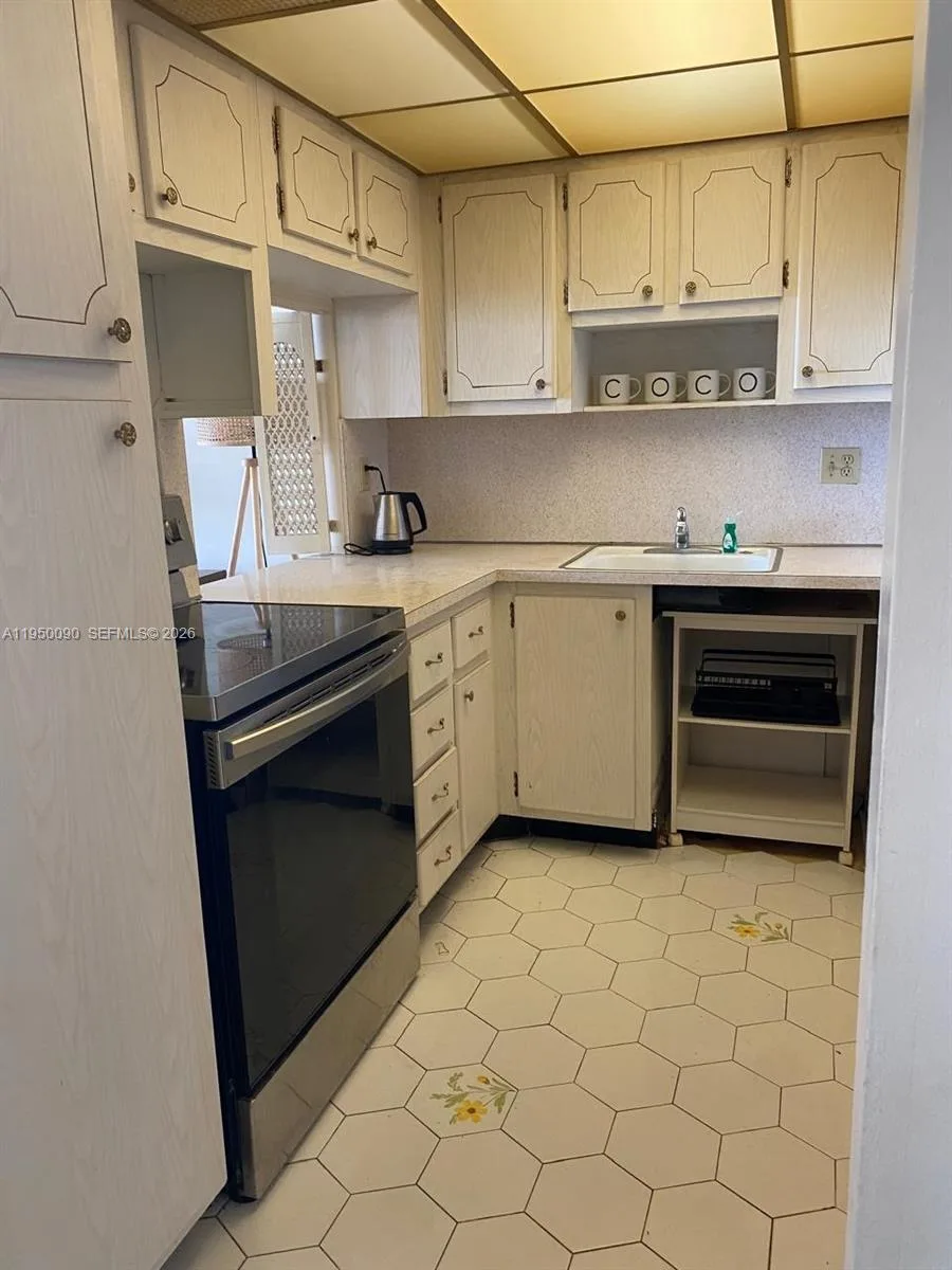 1825 S Ocean Dr # 707, Hallandale Beach, FL 33009 photo 5