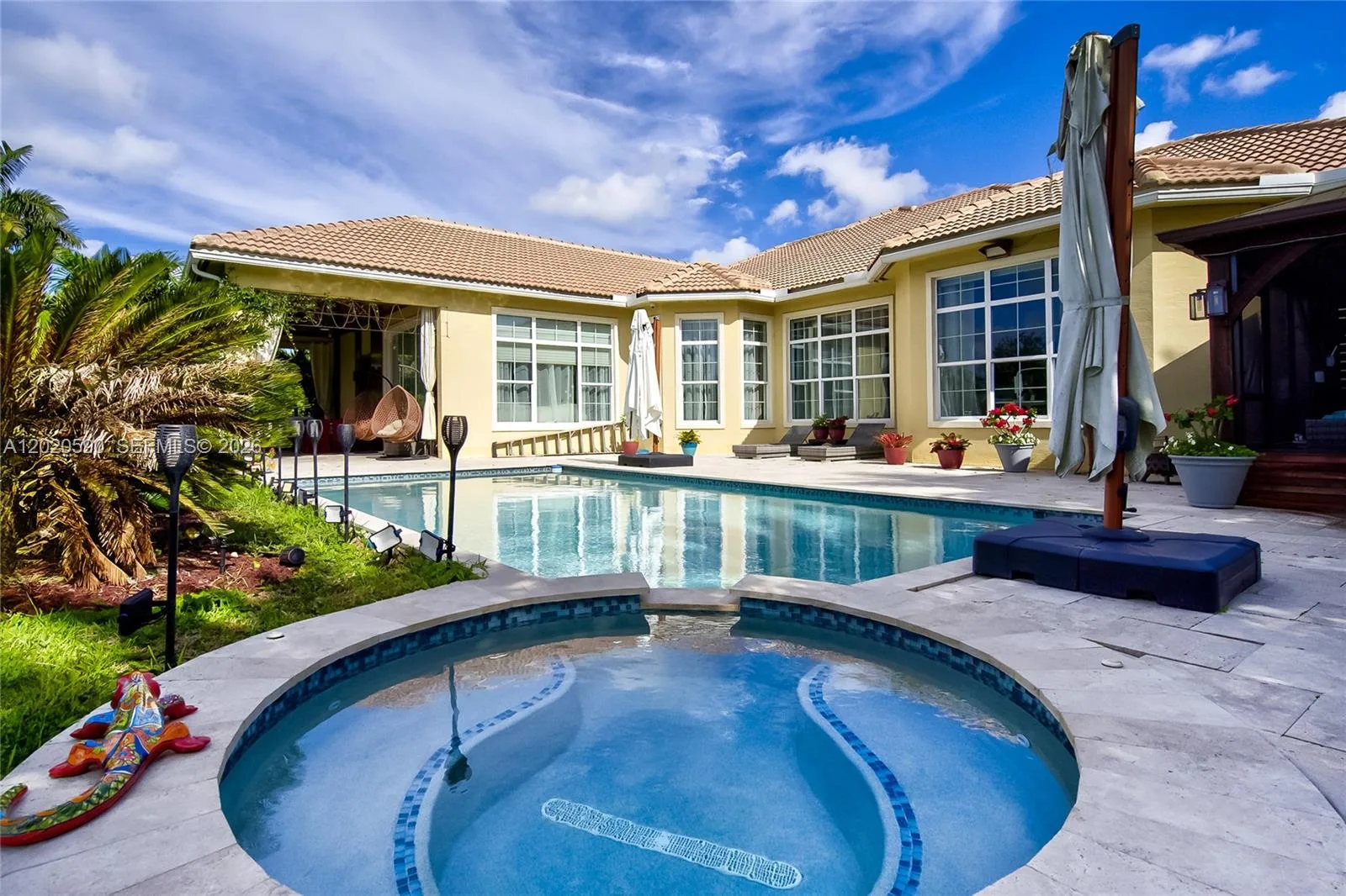 5703 N Sterling Ranch Dr, Davie, FL 33314