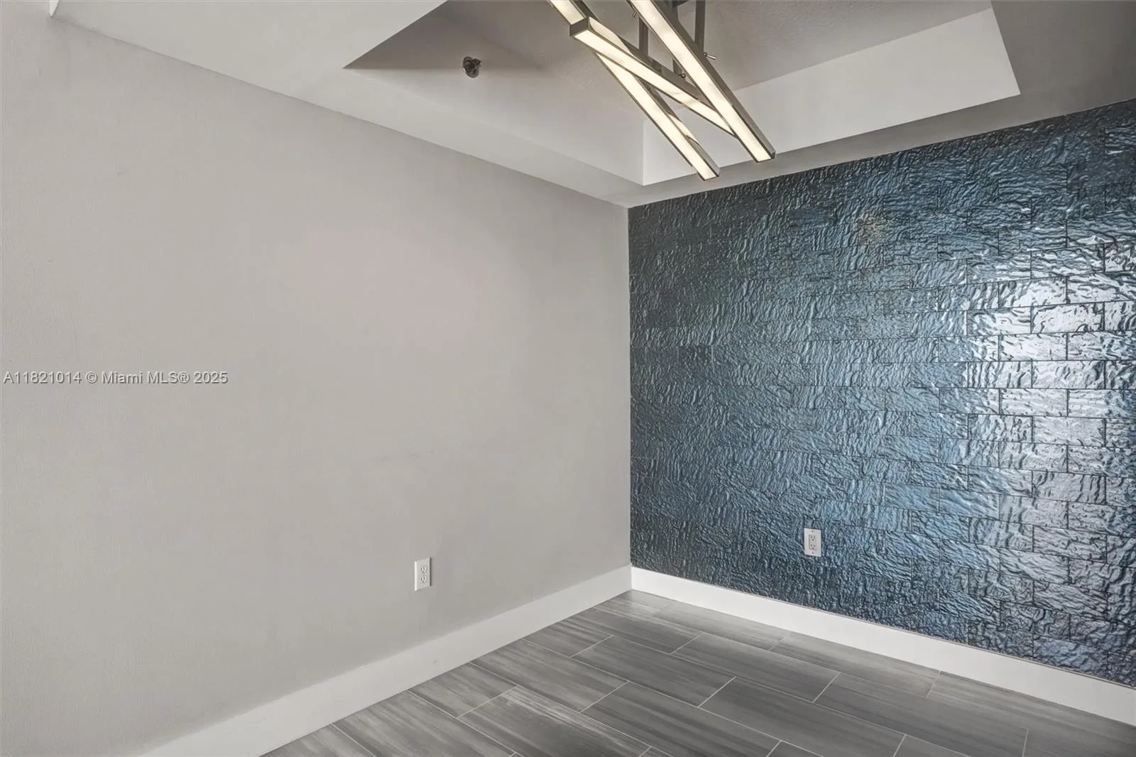 1200 Brickell Bay Dr # 2501, Miami, FL 33131 photo 10