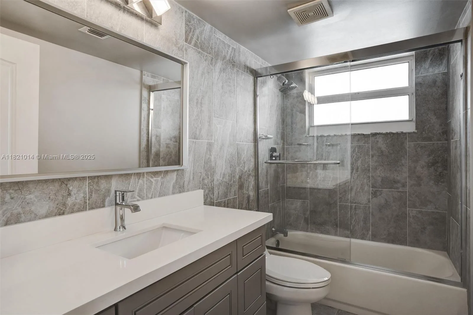 1200 Brickell Bay Dr # 2501, Miami, FL 33131 photo 12