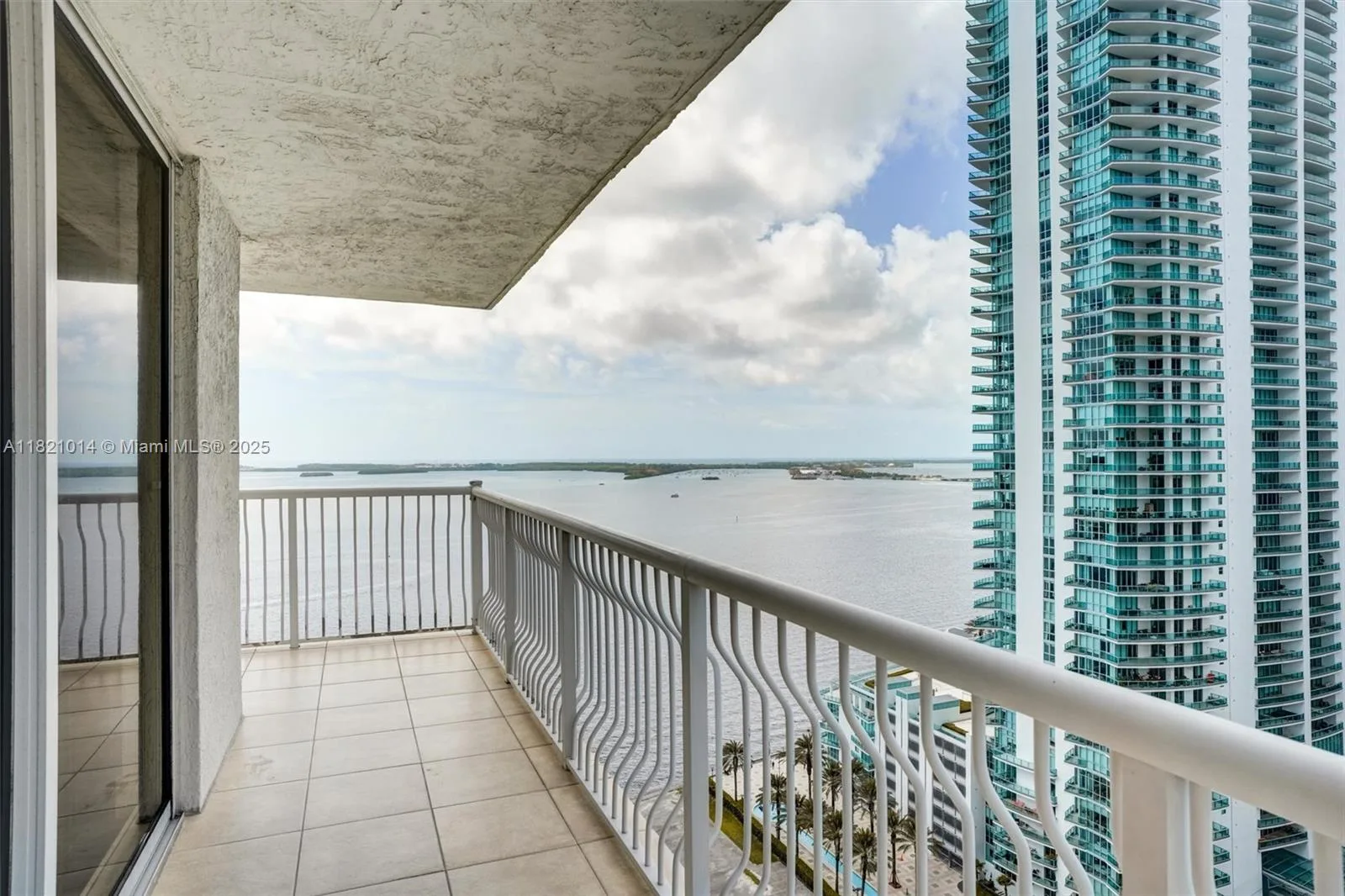1200 Brickell Bay Dr # 2501, Miami, FL 33131 photo 2