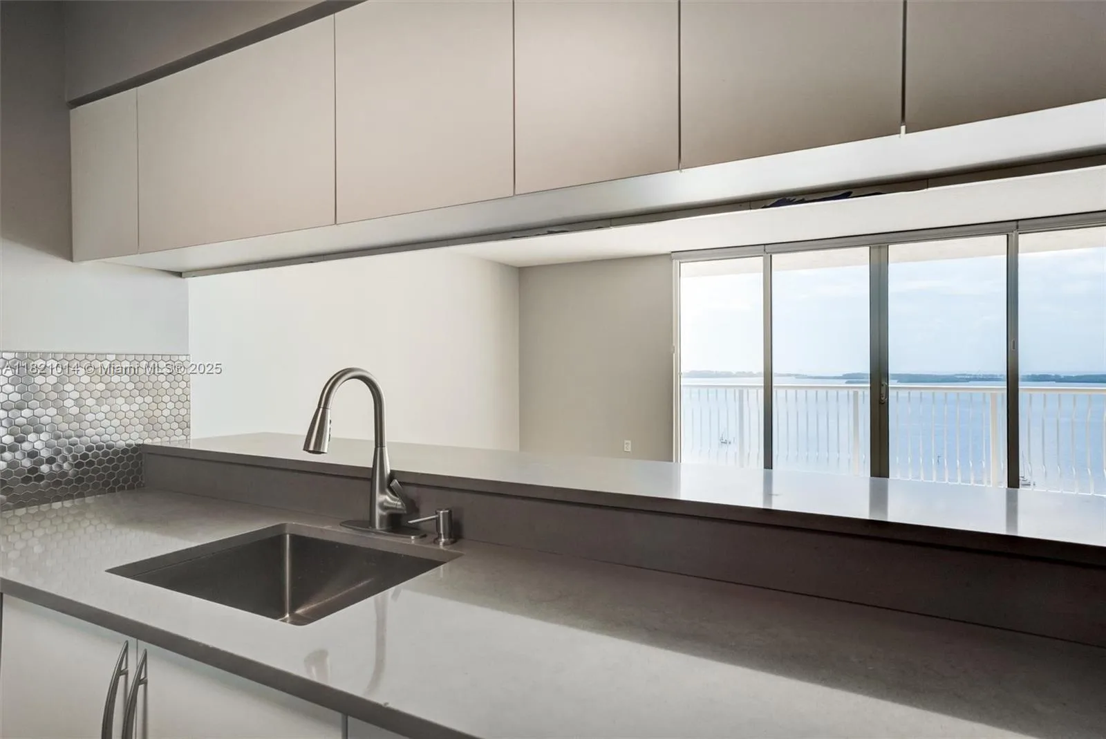 1200 Brickell Bay Dr # 2501, Miami, FL 33131 photo 5