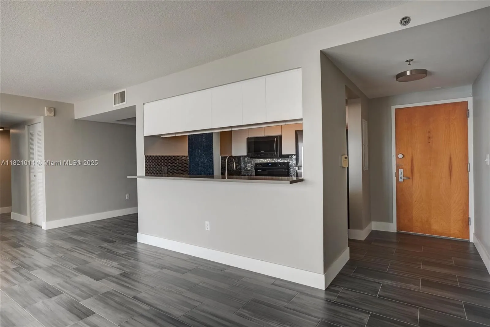 1200 Brickell Bay Dr # 2501, Miami, FL 33131 photo 6