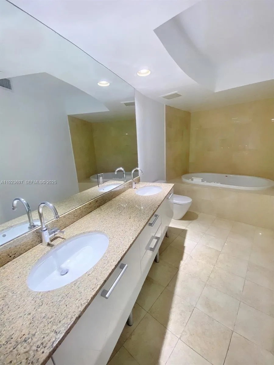 17201 Collins Ave # 1009, Sunny Isles Beach, FL 33160 photo 10
