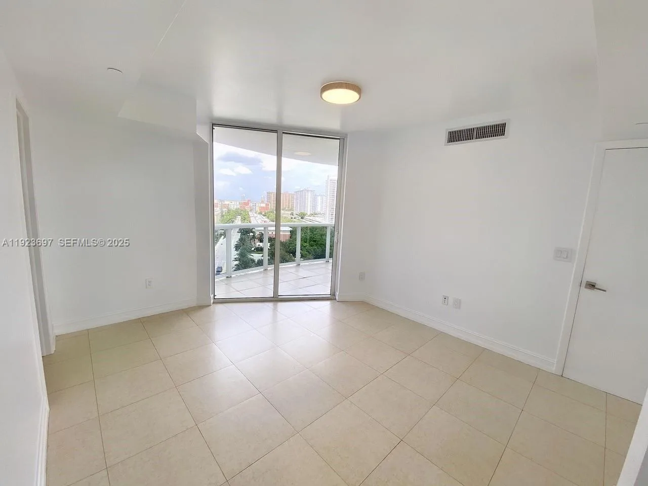 17201 Collins Ave # 1009, Sunny Isles Beach, FL 33160 photo 8