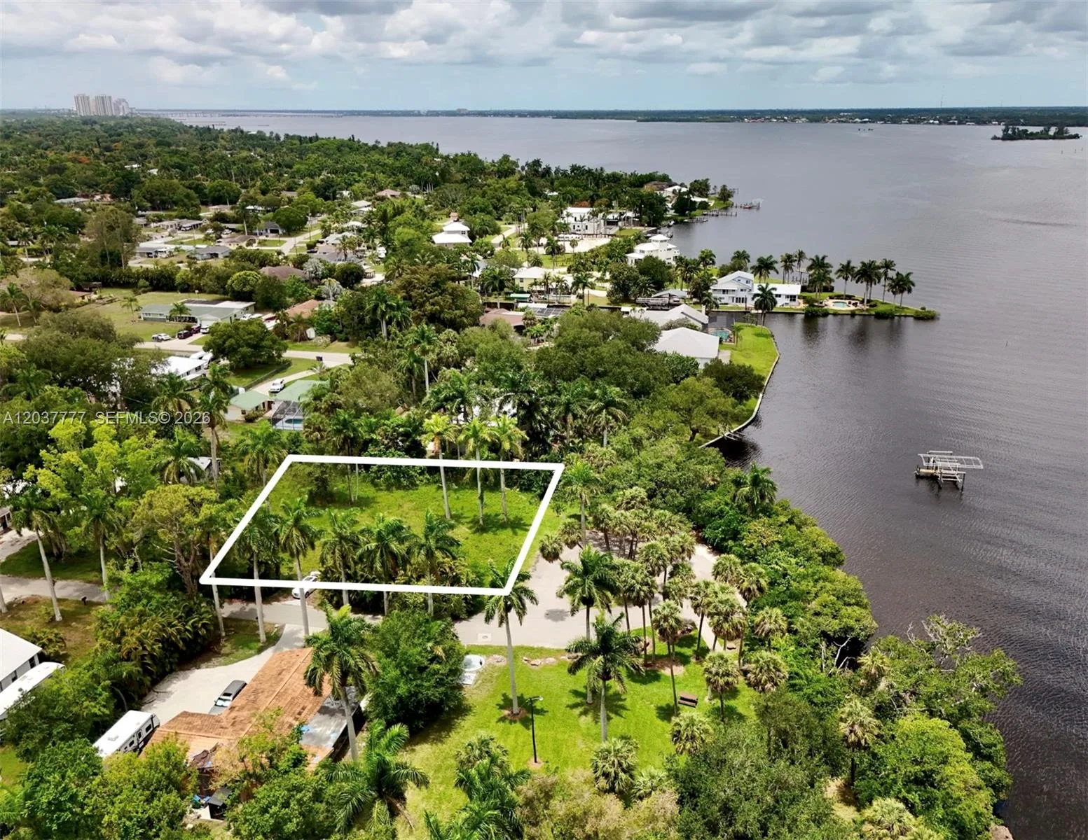 304 ROYAL PALM PARK RD, Fort Myers, FL 33905 photo 2