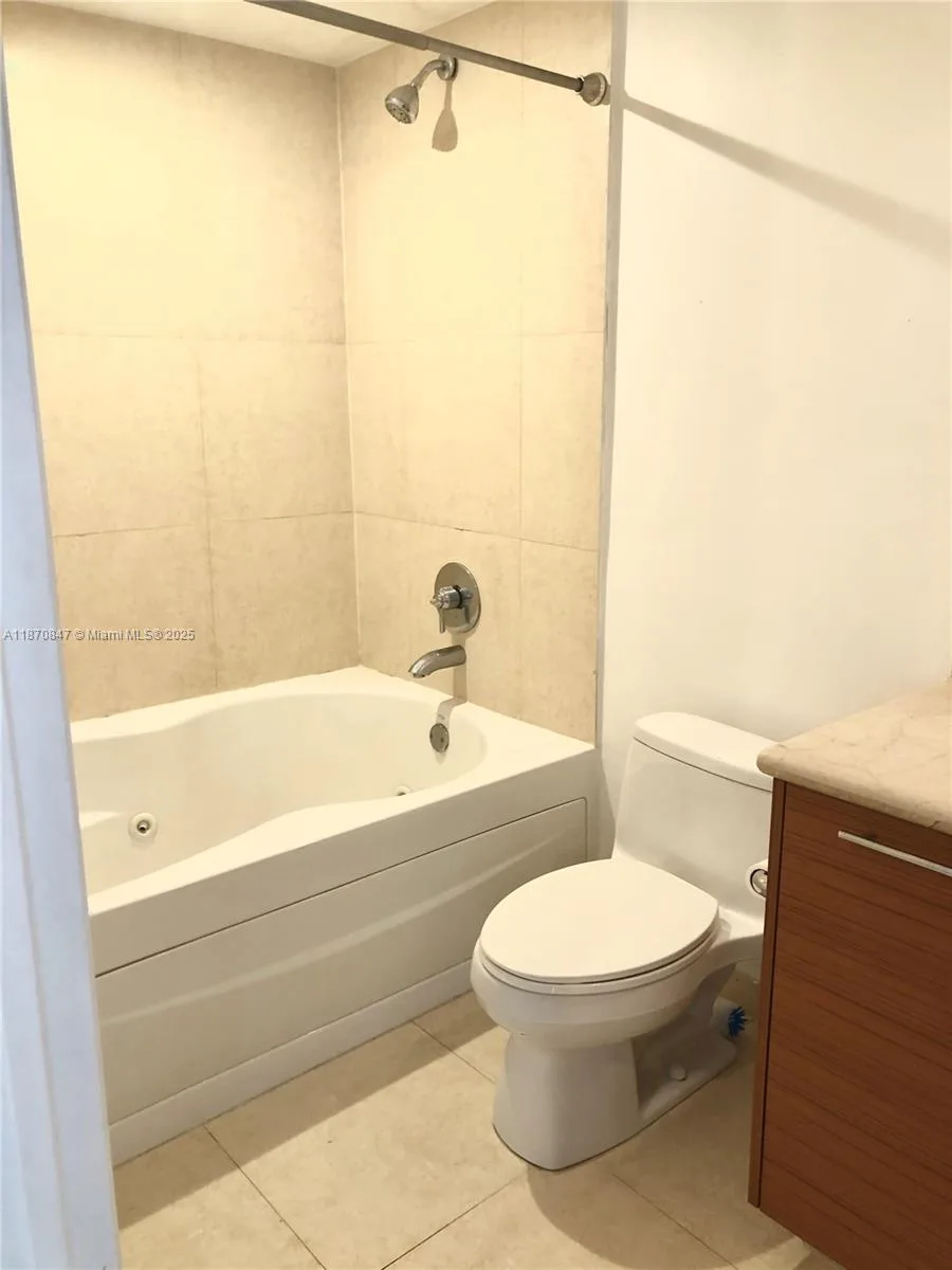 50 Biscayne Blvd # 3809, Miami, FL 33132 photo 12