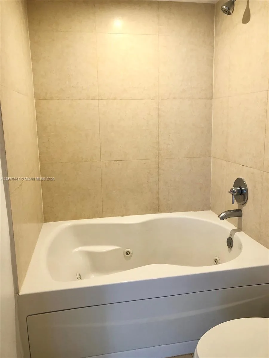 50 Biscayne Blvd # 3809, Miami, FL 33132 photo 13
