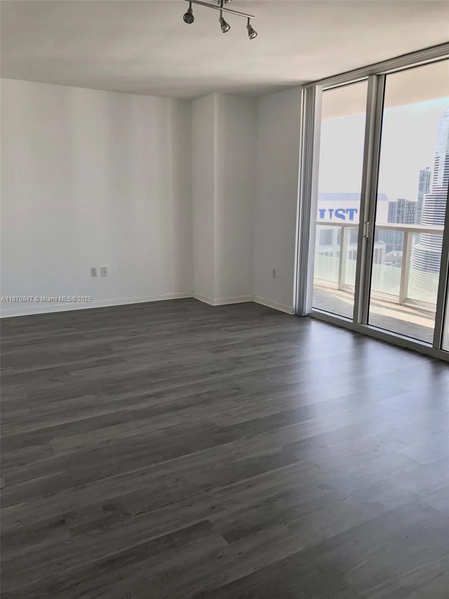 50 Biscayne Blvd # 3809, Miami, FL 33132 photo 2