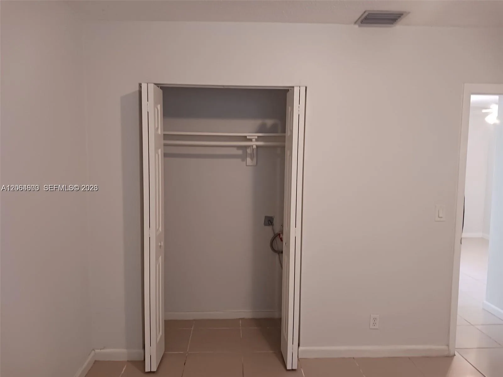 214 SE 8th St # 3, Hallandale Beach, FL 33009 photo 5