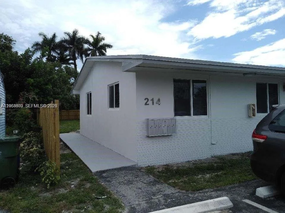 214 SE 8th St # 3, Hallandale Beach, FL 33009 photo 9