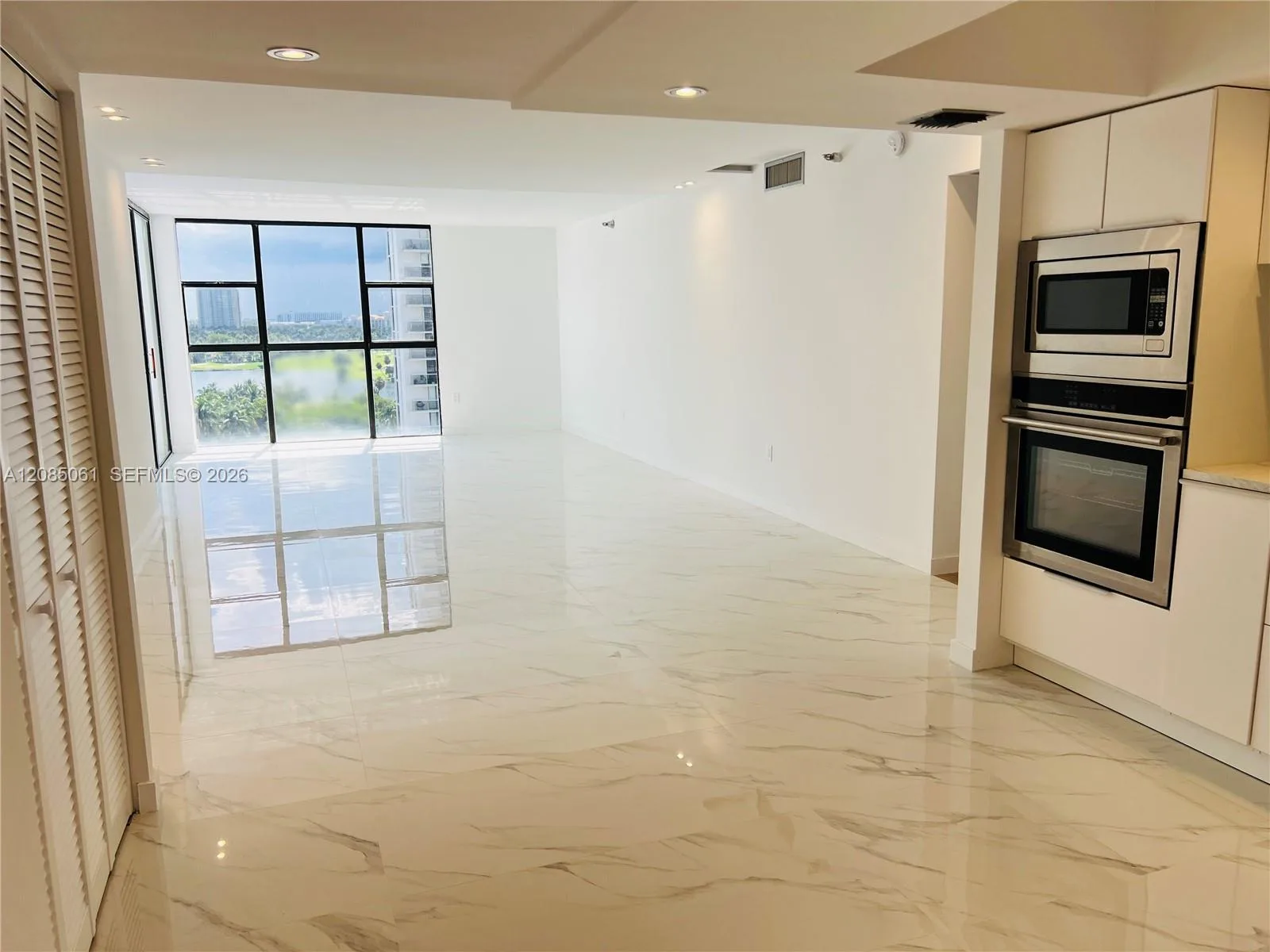 20505 E Country Club Dr # 1138, Aventura, FL 33180
