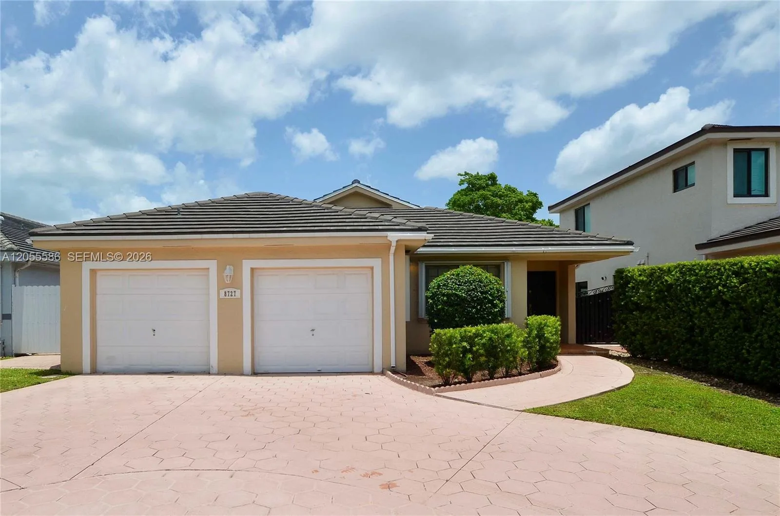 8727 NW 150th Ter, Miami Lakes, FL 33018