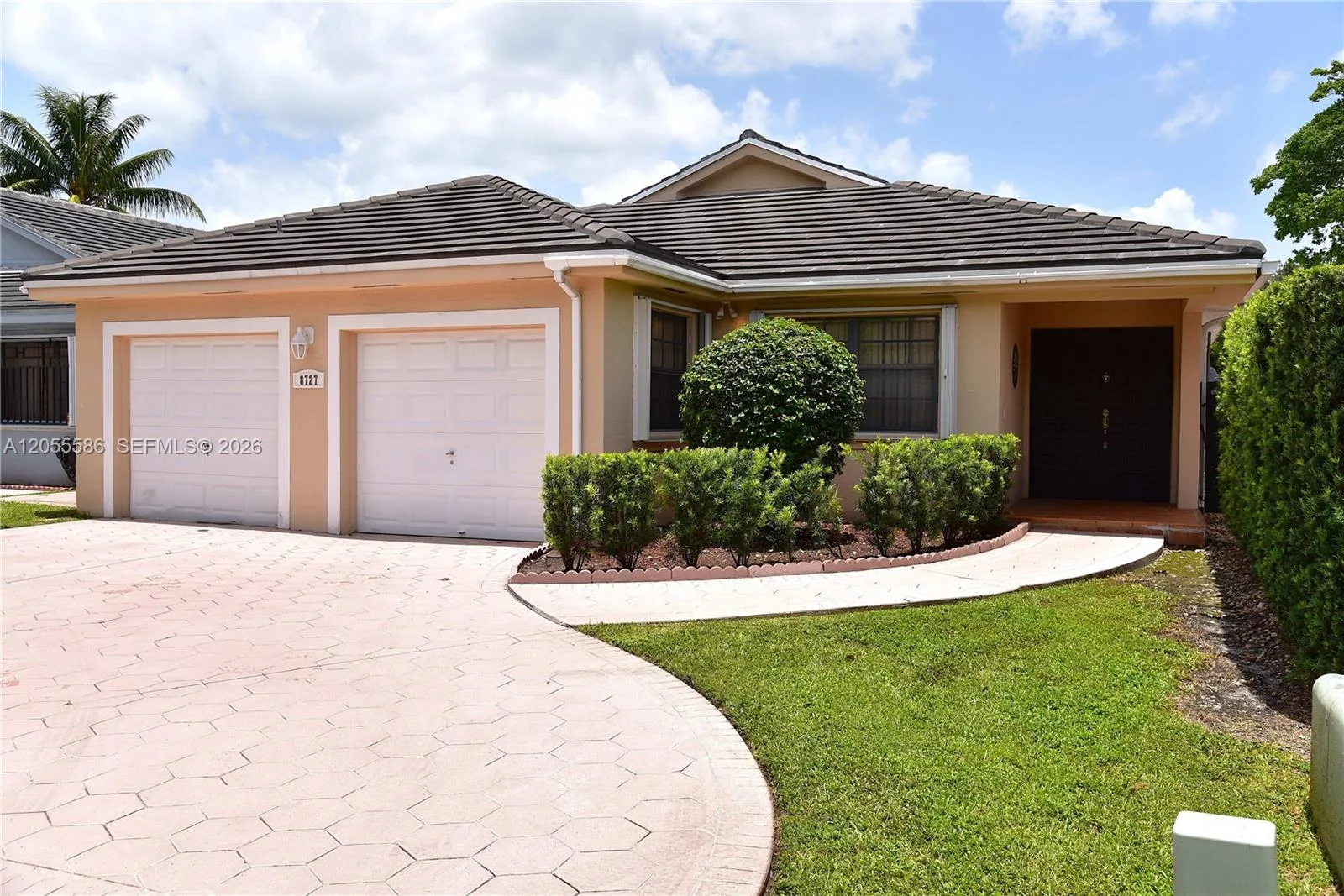 8727 NW 150th Ter, Miami Lakes, FL 33018 photo 2
