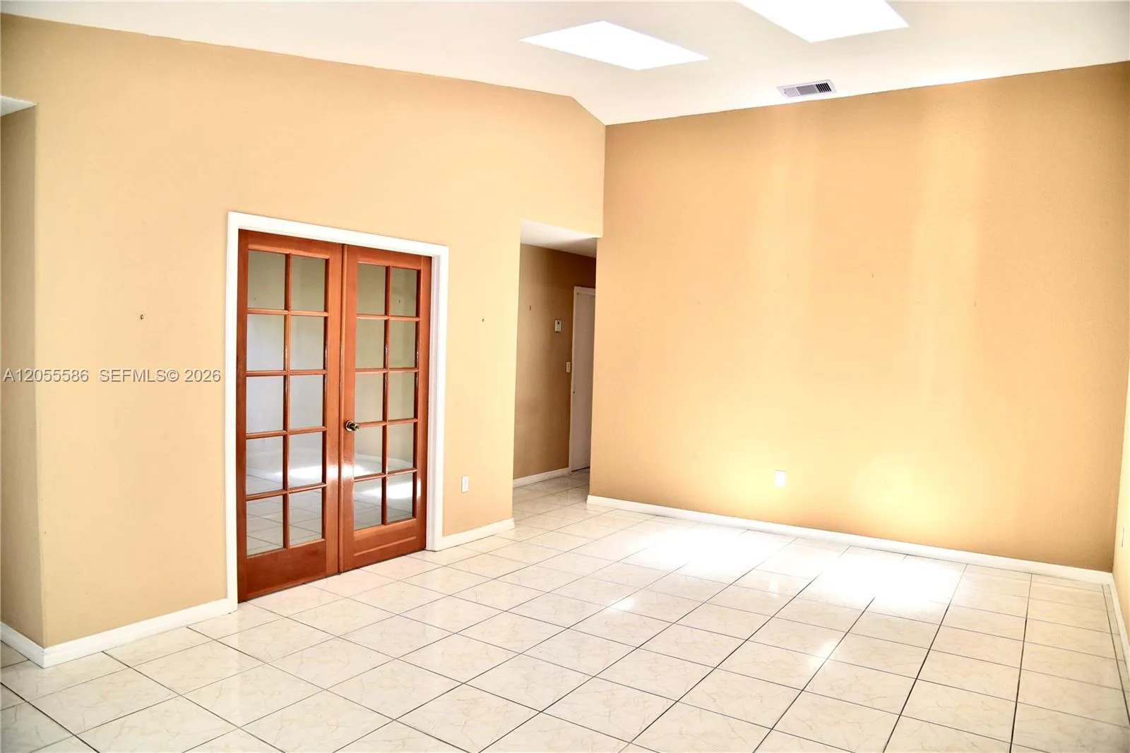 8727 NW 150th Ter, Miami Lakes, FL 33018 photo 4