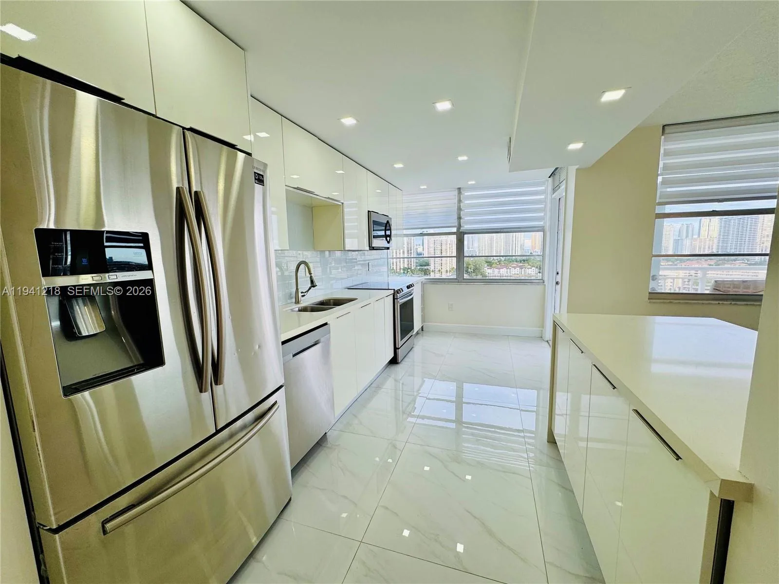 18041 Biscayne Blvd *BOAT SLIP & UNIT* # 1605, Aventura, FL 33160 photo 3