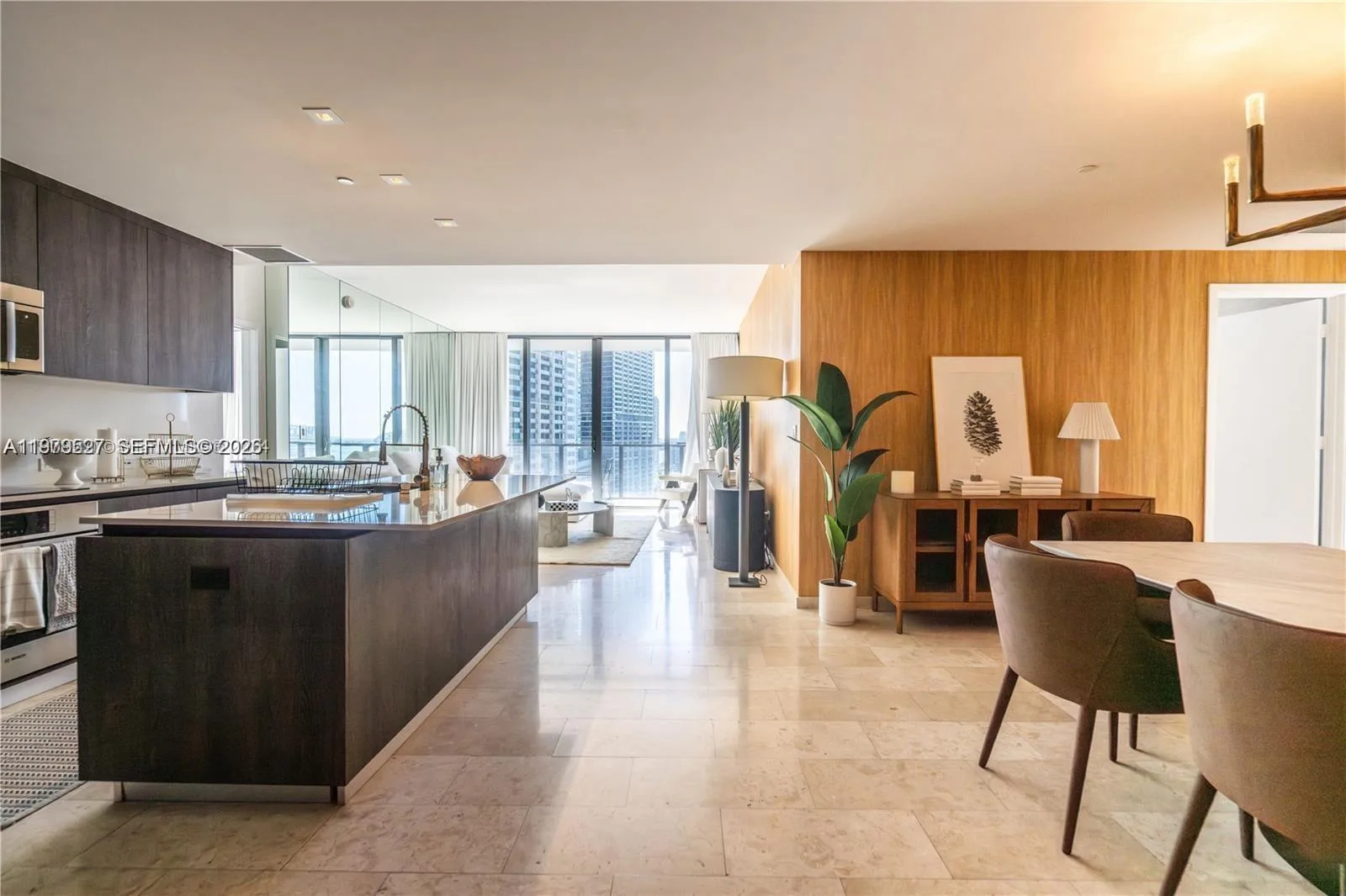 68 SE 6th St # 1403, Miami, FL 33131