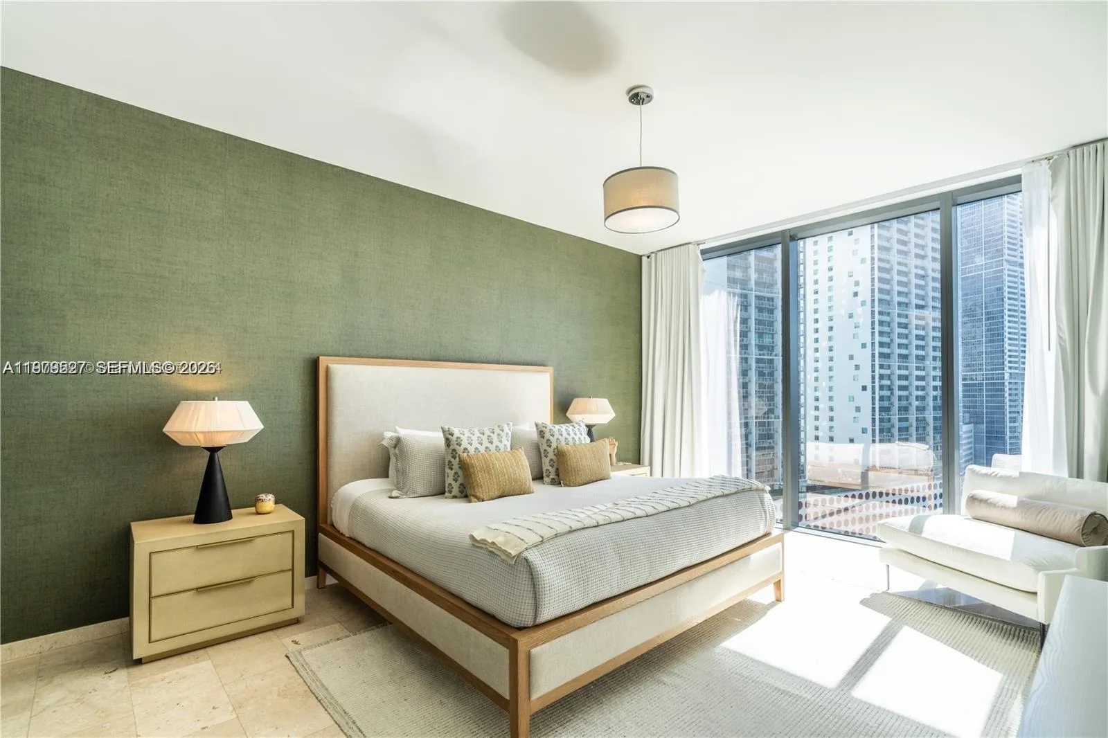 68 SE 6th St # 1403, Miami, FL 33131 photo 10