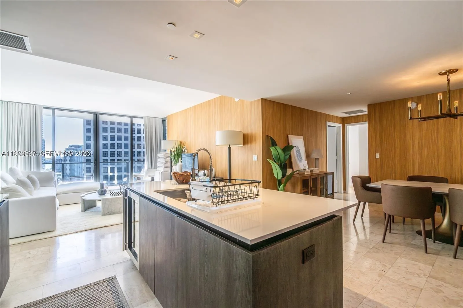 68 SE 6th St # 1403, Miami, FL 33131 photo 2