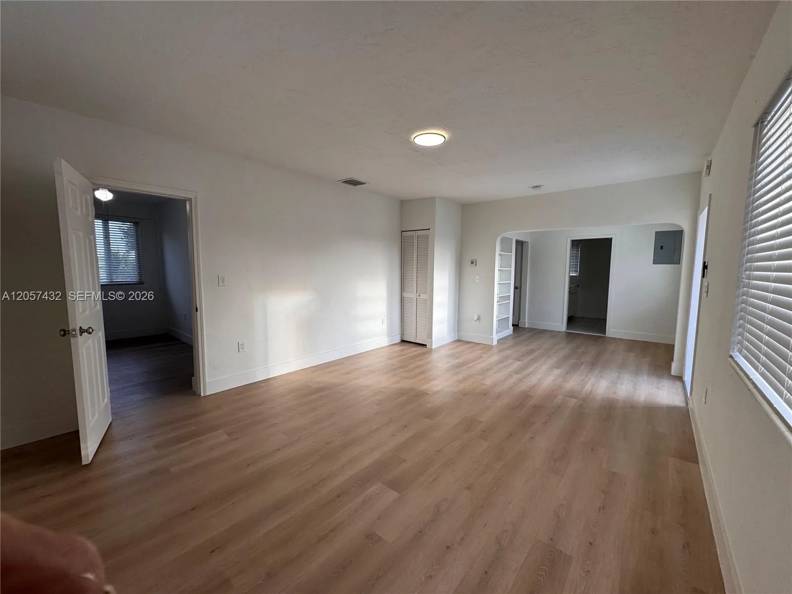 131 NW 32nd Ct # #133, Miami, FL 33125 — zdjęcie 2