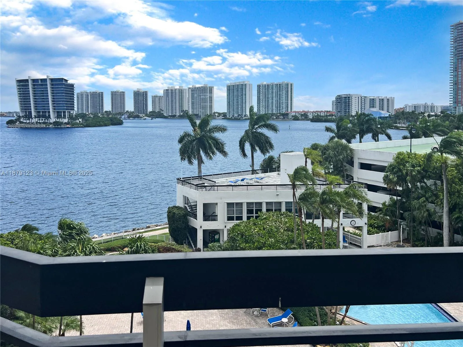 3600 Mystic Pointe Dr # 604, Aventura, FL 33180